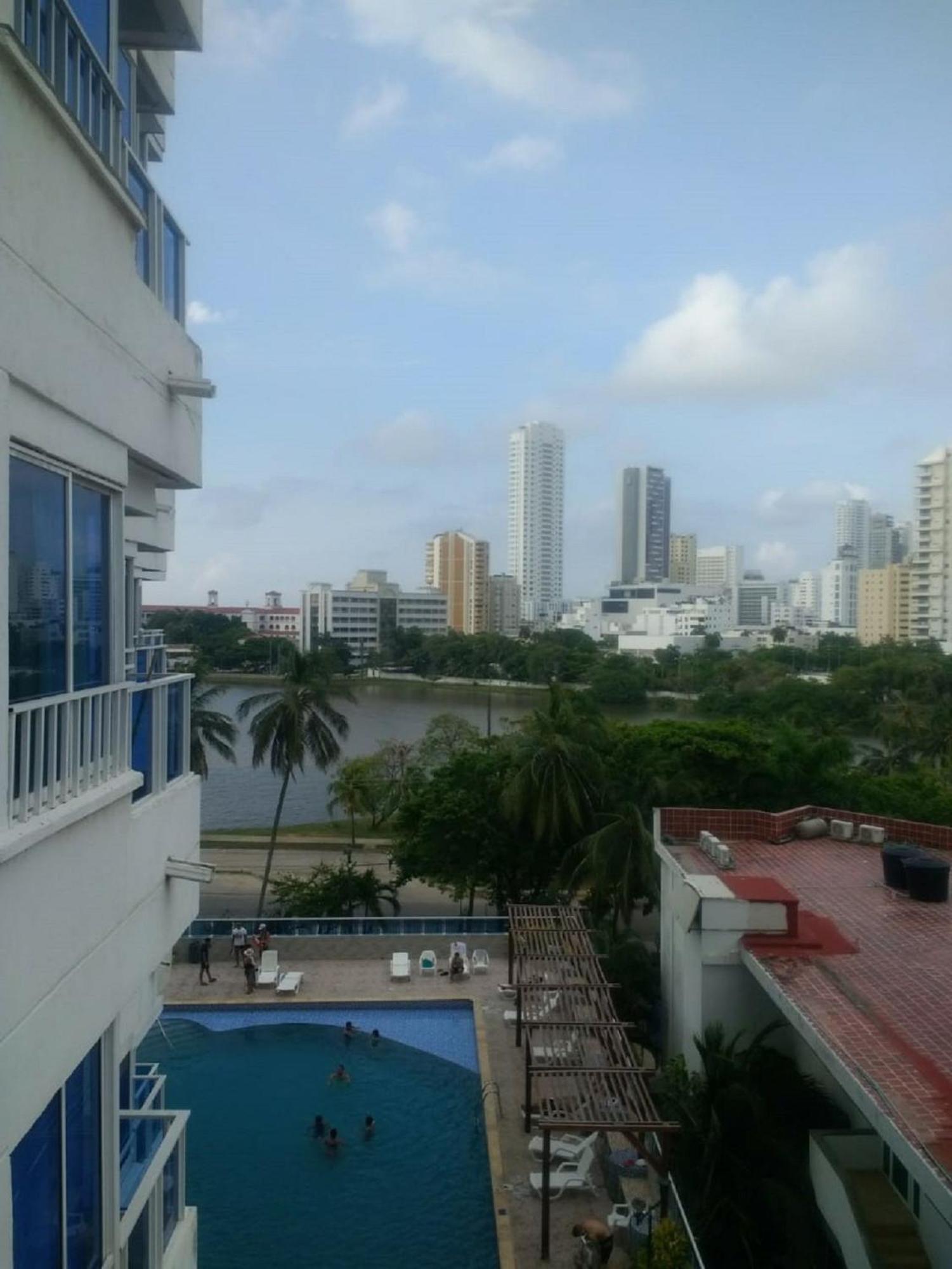 In Ocean Front 1c5 *